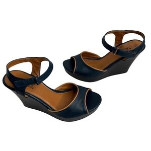 Agapé Collection Women Navy Blue Tan Trim Peep Toe Wedge Sandals Size 7.5